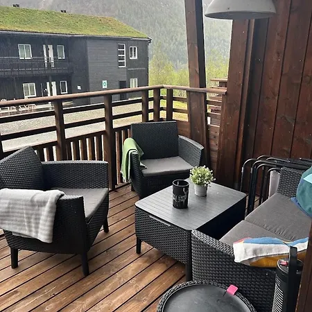Sentralt I Myrkdalen Vossestrand